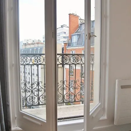 Romantic And Bright * Paris
